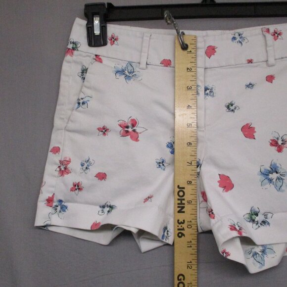 Ann Taylor Chino Short Floral Print White Women Size | 4P - Picture 6 of 11